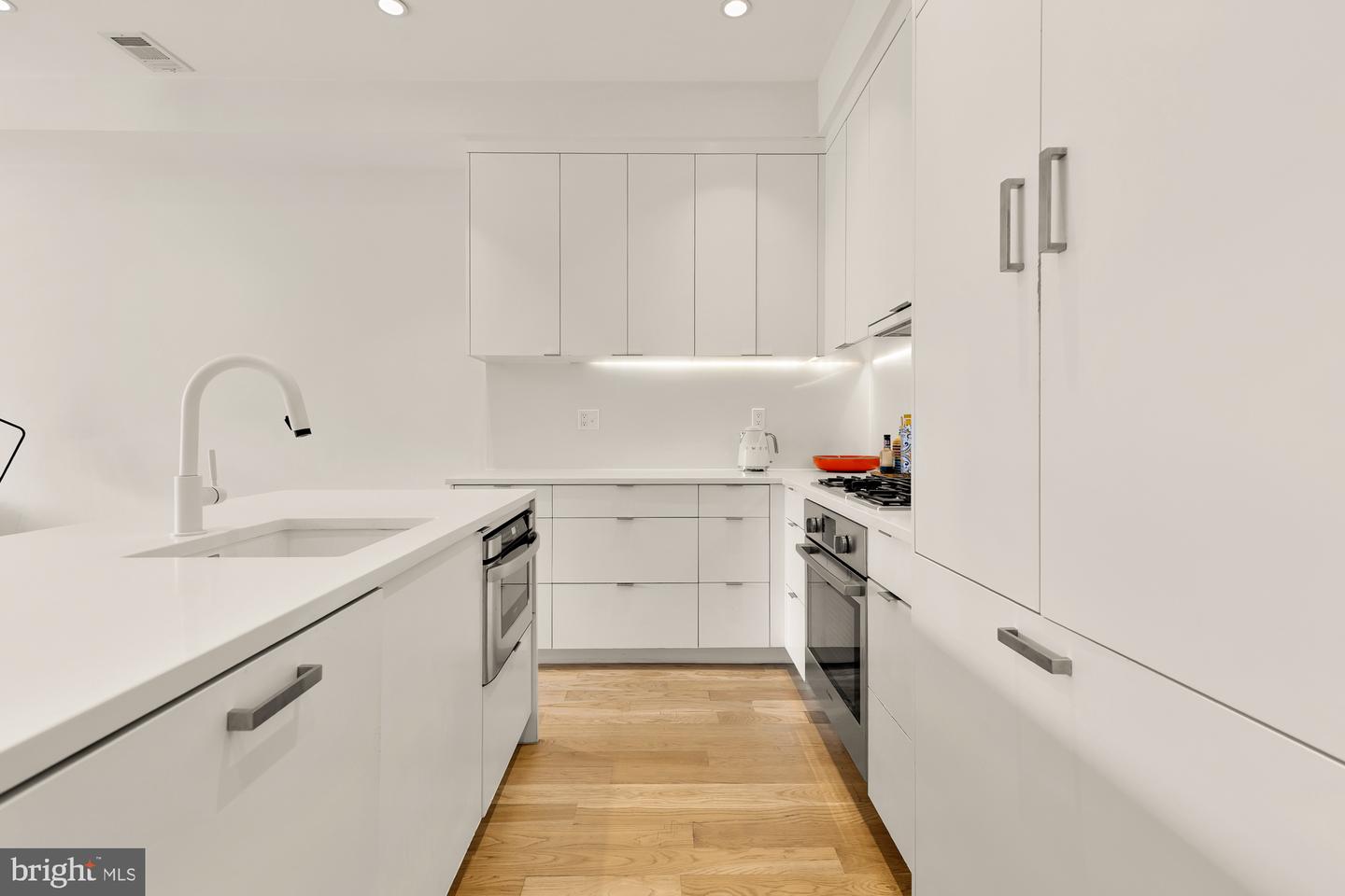 930 FRENCH ST NW #2, WASHINGTON, District Of Columbia 20001, 3 Bedrooms Bedrooms, ,2 BathroomsBathrooms,Residential,For sale,930 FRENCH ST NW #2,DCDC2207292 MLS # DCDC2207292