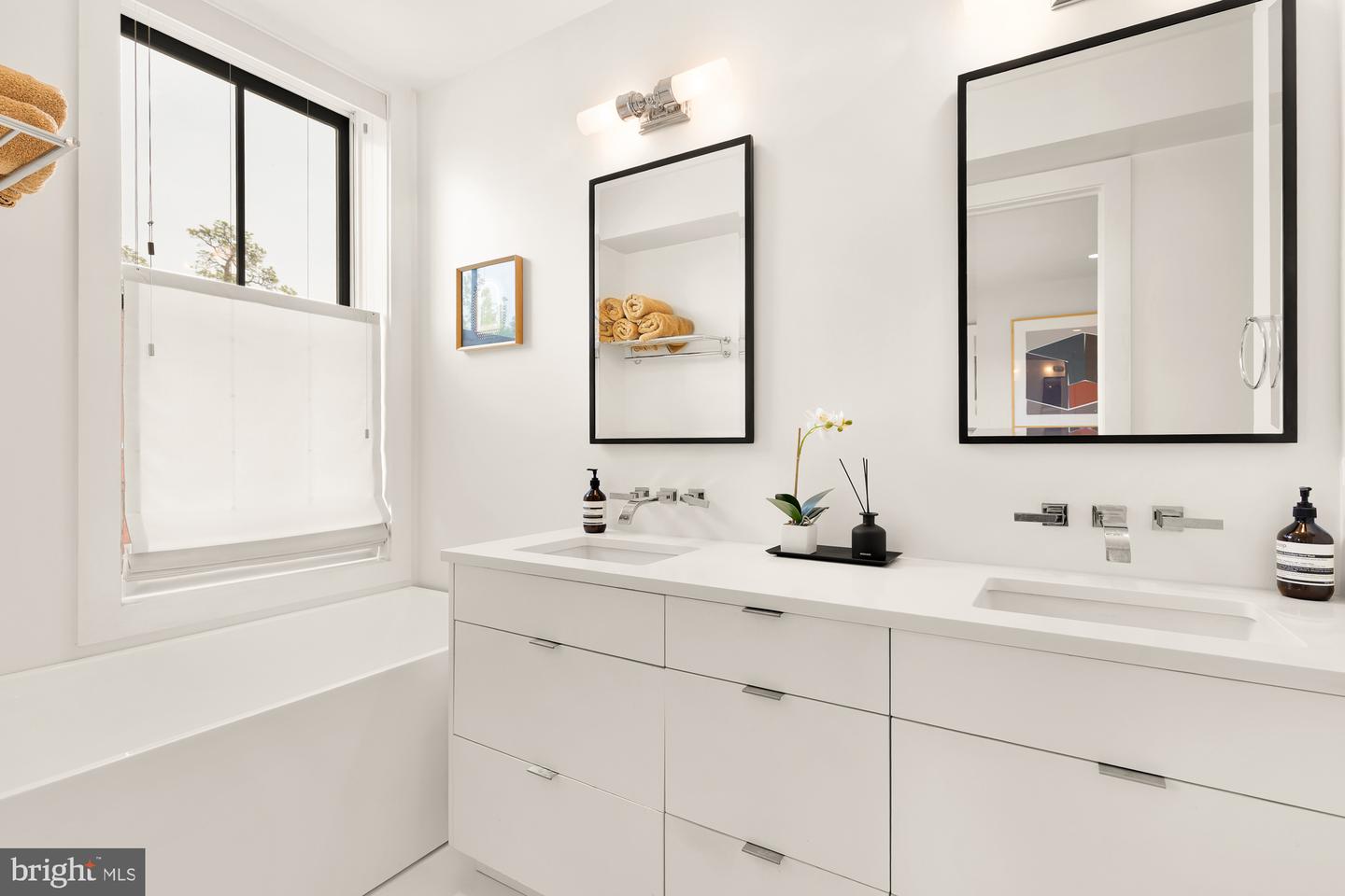 930 FRENCH ST NW #2, WASHINGTON, District Of Columbia 20001, 3 Bedrooms Bedrooms, ,2 BathroomsBathrooms,Residential,For sale,930 FRENCH ST NW #2,DCDC2207292 MLS # DCDC2207292