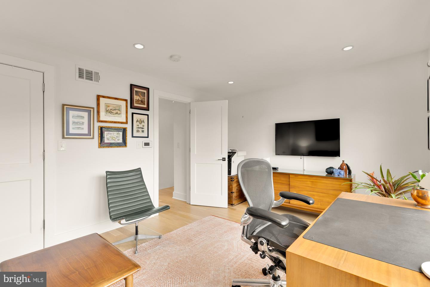 930 FRENCH ST NW #2, WASHINGTON, District Of Columbia 20001, 3 Bedrooms Bedrooms, ,2 BathroomsBathrooms,Residential,For sale,930 FRENCH ST NW #2,DCDC2207292 MLS # DCDC2207292