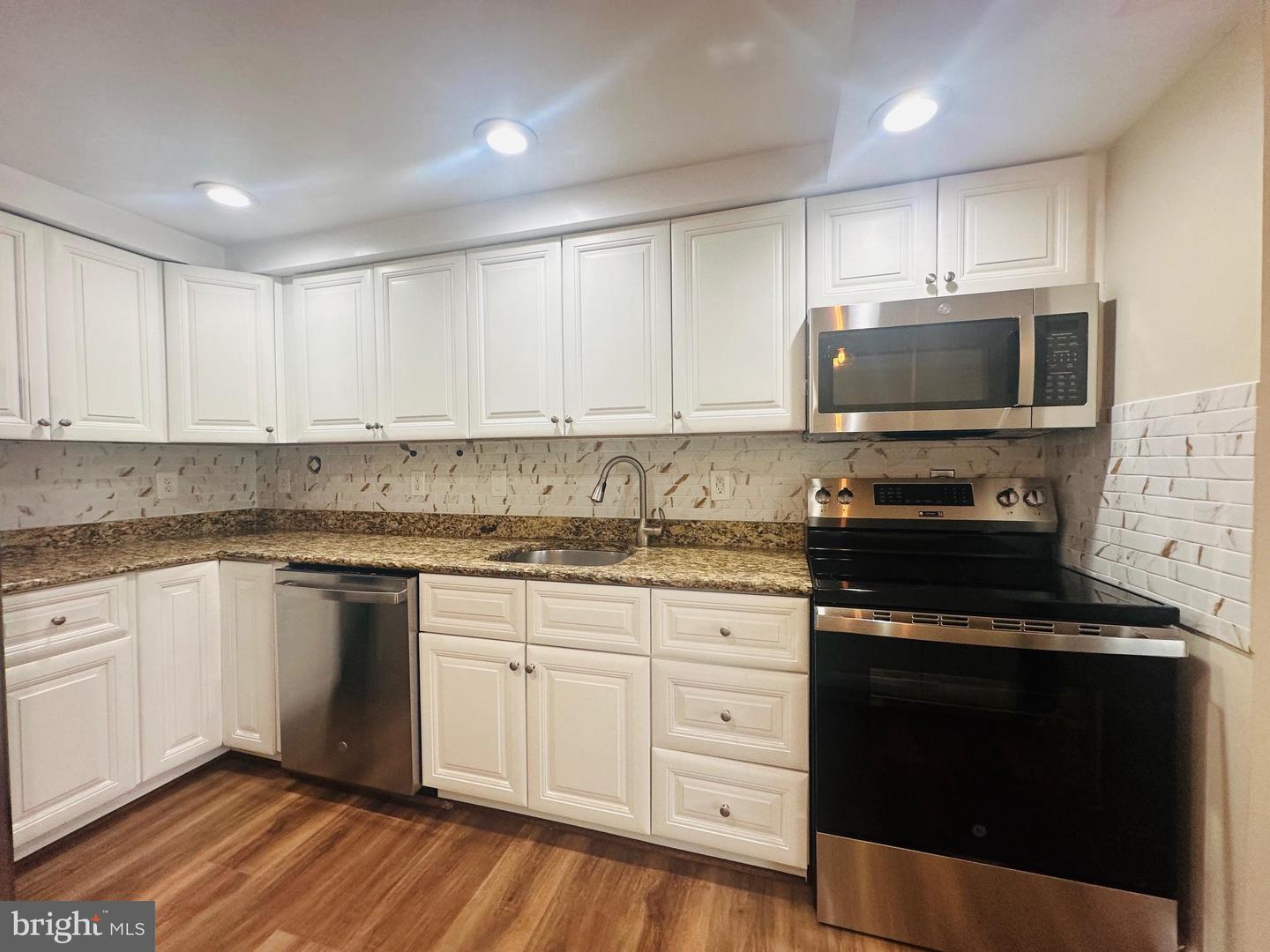 102 HAYLOFT CT, STERLING, Virginia 20164, 3 Bedrooms Bedrooms, ,2 BathroomsBathrooms,Residential,For sale,102 HAYLOFT CT,VALO2100312 MLS # VALO2100312