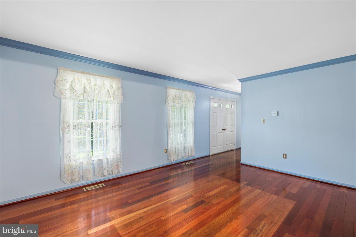 106 SCARSDALE DR, STAFFORD, Virginia 22554, 6 Bedrooms Bedrooms, ,3 BathroomsBathrooms,Residential,For sale,106 SCARSDALE DR,VAST2040124 MLS # VAST2040124