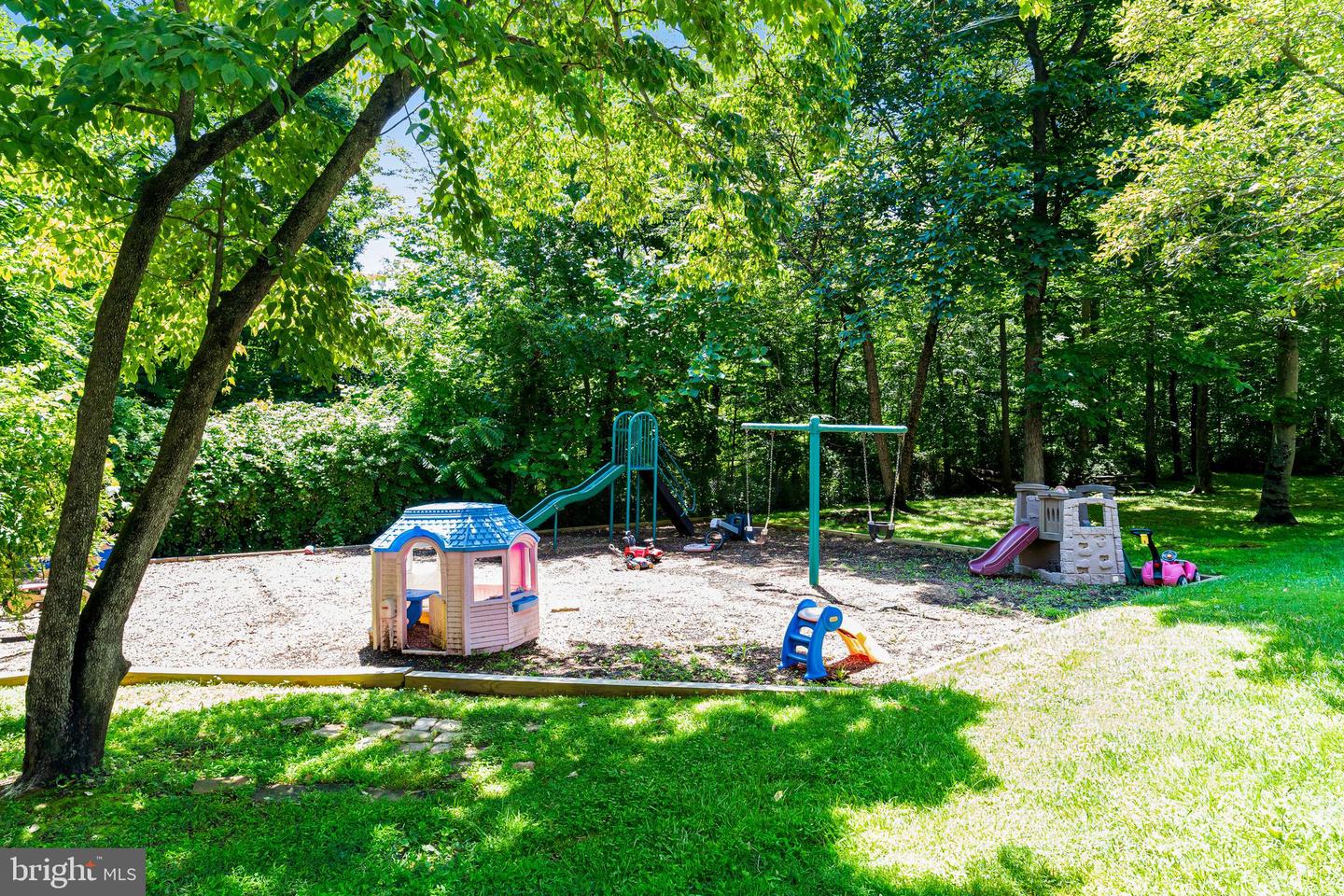 8330 UXBRIDGE COURT, SPRINGFIELD, Virginia 22151, 4 Bedrooms Bedrooms, ,3 BathroomsBathrooms,Residential,For sale,8330 UXBRIDGE COURT,VAFX2249958 MLS # VAFX2249958
