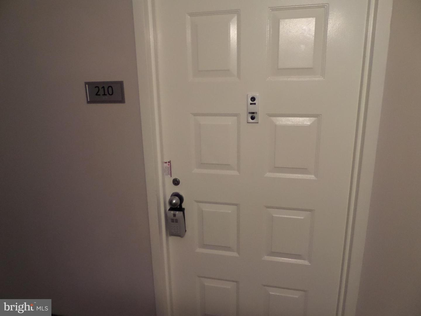 8380 GREENSBORO DR #210, MCLEAN, Virginia 22102, 2 Bedrooms Bedrooms, ,2 BathroomsBathrooms,Residential,For sale,8380 GREENSBORO DR #210,VAFX2249974 MLS # VAFX2249974