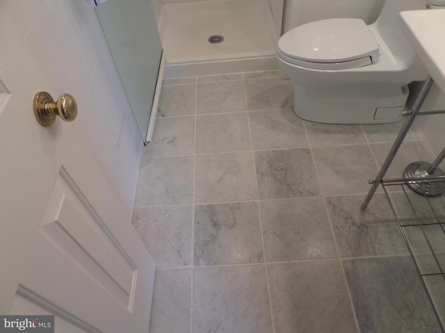 8380 GREENSBORO DR #210, MCLEAN, Virginia 22102, 2 Bedrooms Bedrooms, ,2 BathroomsBathrooms,Residential,For sale,8380 GREENSBORO DR #210,VAFX2249974 MLS # VAFX2249974