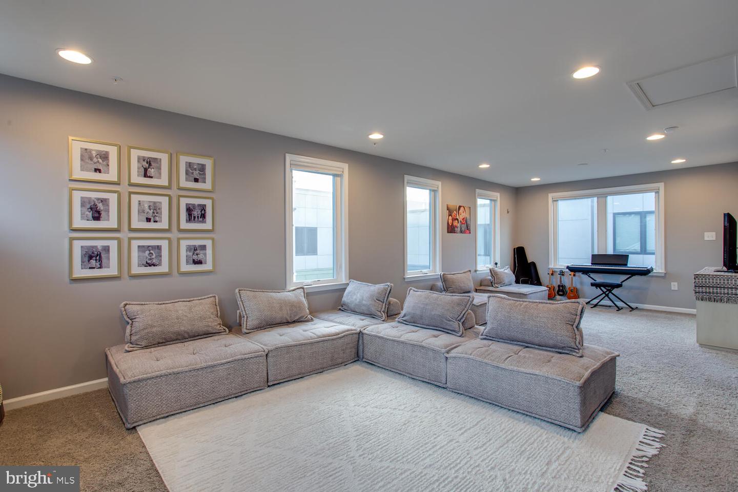 447 NOTTOWAY WALK, ALEXANDRIA, Virginia 22304, 4 Bedrooms Bedrooms, ,3 BathroomsBathrooms,Residential,For sale,447 NOTTOWAY WALK,VAAX2046854 MLS # VAAX2046854