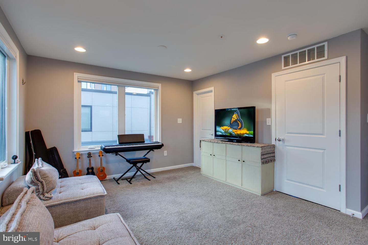 447 NOTTOWAY WALK, ALEXANDRIA, Virginia 22304, 4 Bedrooms Bedrooms, ,3 BathroomsBathrooms,Residential,For sale,447 NOTTOWAY WALK,VAAX2046854 MLS # VAAX2046854