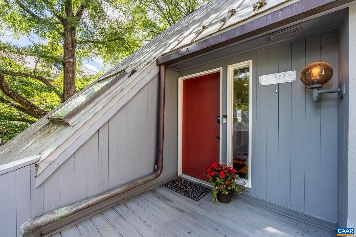 203 NW SECOND ST #C, CHARLOTTESVILLE, Virginia 22902, 2 Bedrooms Bedrooms, ,2 BathroomsBathrooms,Residential,For sale,203 NW SECOND ST #C,666036 MLS # 666036