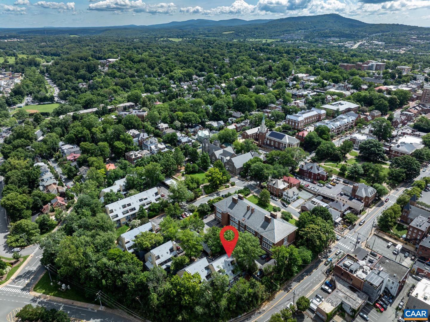 203 NW SECOND ST #C, CHARLOTTESVILLE, Virginia 22902, 2 Bedrooms Bedrooms, ,2 BathroomsBathrooms,Residential,For sale,203 NW SECOND ST #C,666036 MLS # 666036