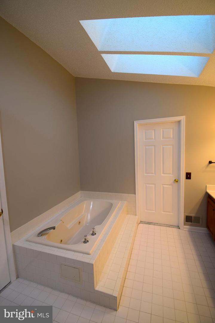 9544 OAKENSHAW DR, MANASSAS, Virginia 20110, 4 Bedrooms Bedrooms, ,3 BathroomsBathrooms,Residential,For sale,9544 OAKENSHAW DR,VAMN2008172 MLS # VAMN2008172