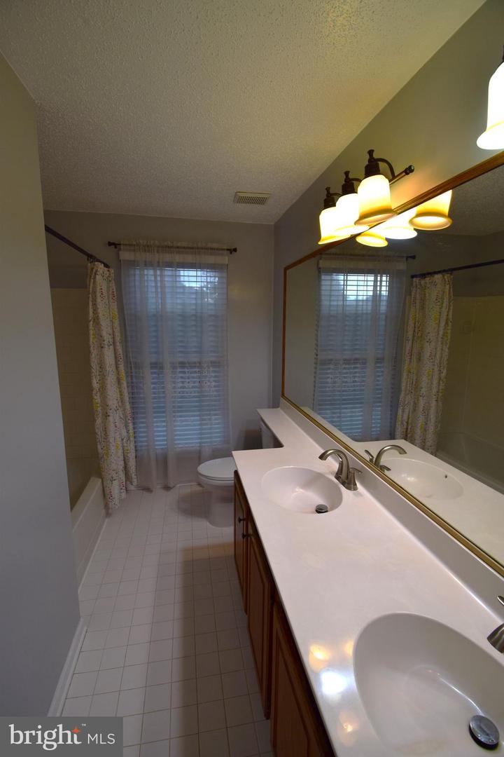 9544 OAKENSHAW DR, MANASSAS, Virginia 20110, 4 Bedrooms Bedrooms, ,3 BathroomsBathrooms,Residential,For sale,9544 OAKENSHAW DR,VAMN2008172 MLS # VAMN2008172