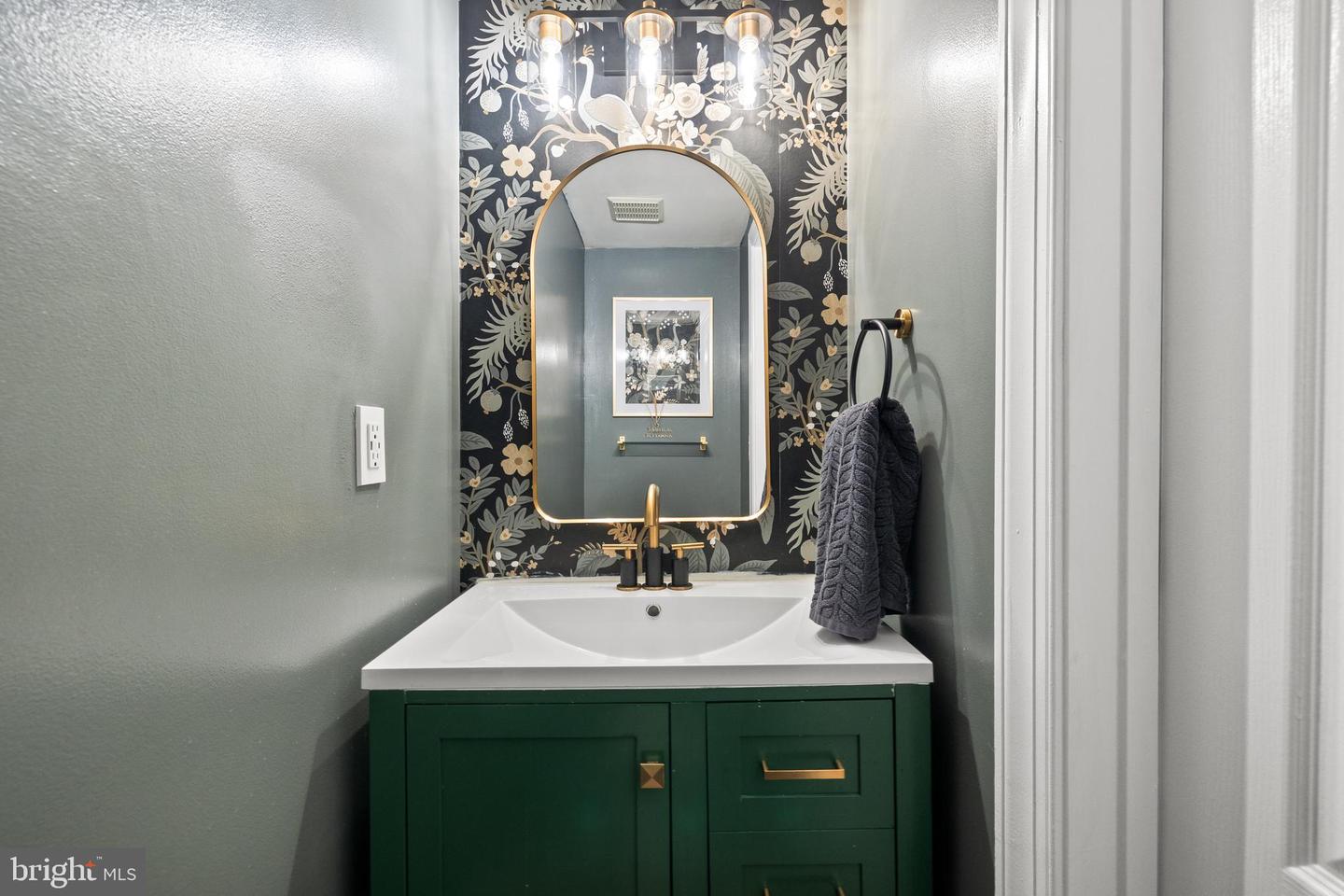 5016 GARDNER DR, ALEXANDRIA, Virginia 22304, 3 Bedrooms Bedrooms, ,3 BathroomsBathrooms,Residential,For sale,5016 GARDNER DR,VAAX2045300 MLS # VAAX2045300