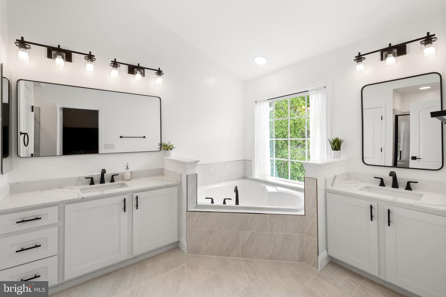 5016 GARDNER DR, ALEXANDRIA, Virginia 22304, 3 Bedrooms Bedrooms, ,3 BathroomsBathrooms,Residential,For sale,5016 GARDNER DR,VAAX2045300 MLS # VAAX2045300