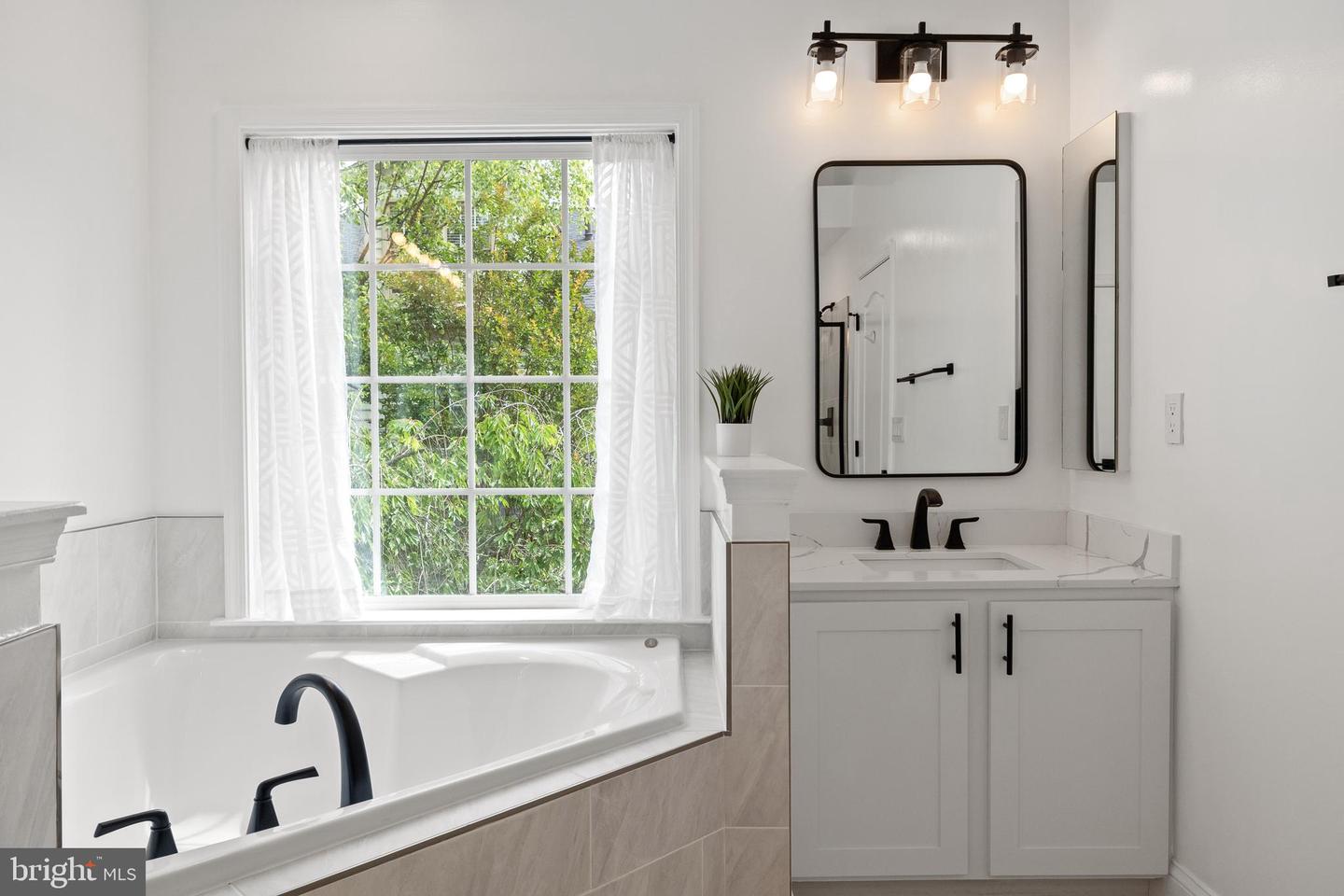 5016 GARDNER DR, ALEXANDRIA, Virginia 22304, 3 Bedrooms Bedrooms, ,3 BathroomsBathrooms,Residential,For sale,5016 GARDNER DR,VAAX2045300 MLS # VAAX2045300