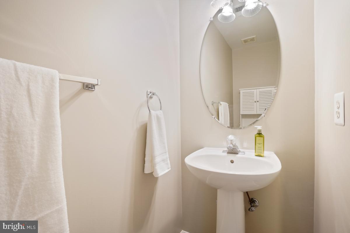 8501 CORONATION LN, BRISTOW, Virginia 20136, 3 Bedrooms Bedrooms, ,2 BathroomsBathrooms,Residential,For sale,8501 CORONATION LN,VAPW2096094 MLS # VAPW2096094