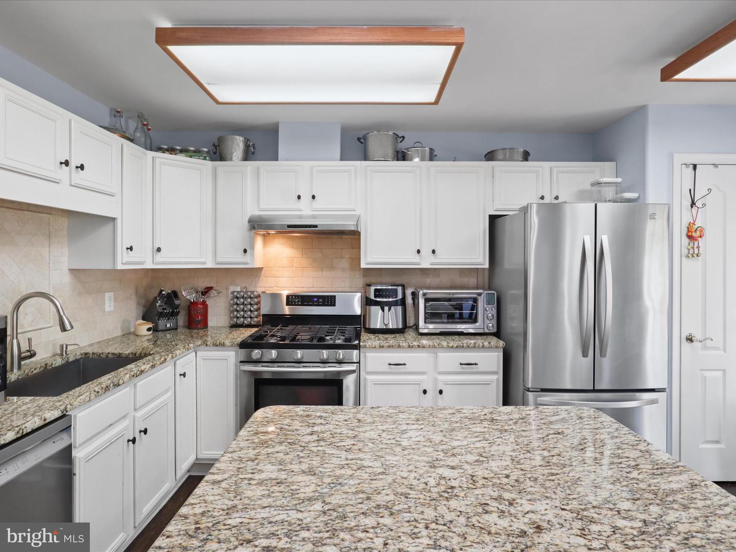 11770 VALLEY RIDGE CIR, FAIRFAX, Virginia 22033, 3 Bedrooms Bedrooms, ,3 BathroomsBathrooms,Residential,For sale,11770 VALLEY RIDGE CIR,VAFX2245636 MLS # VAFX2245636