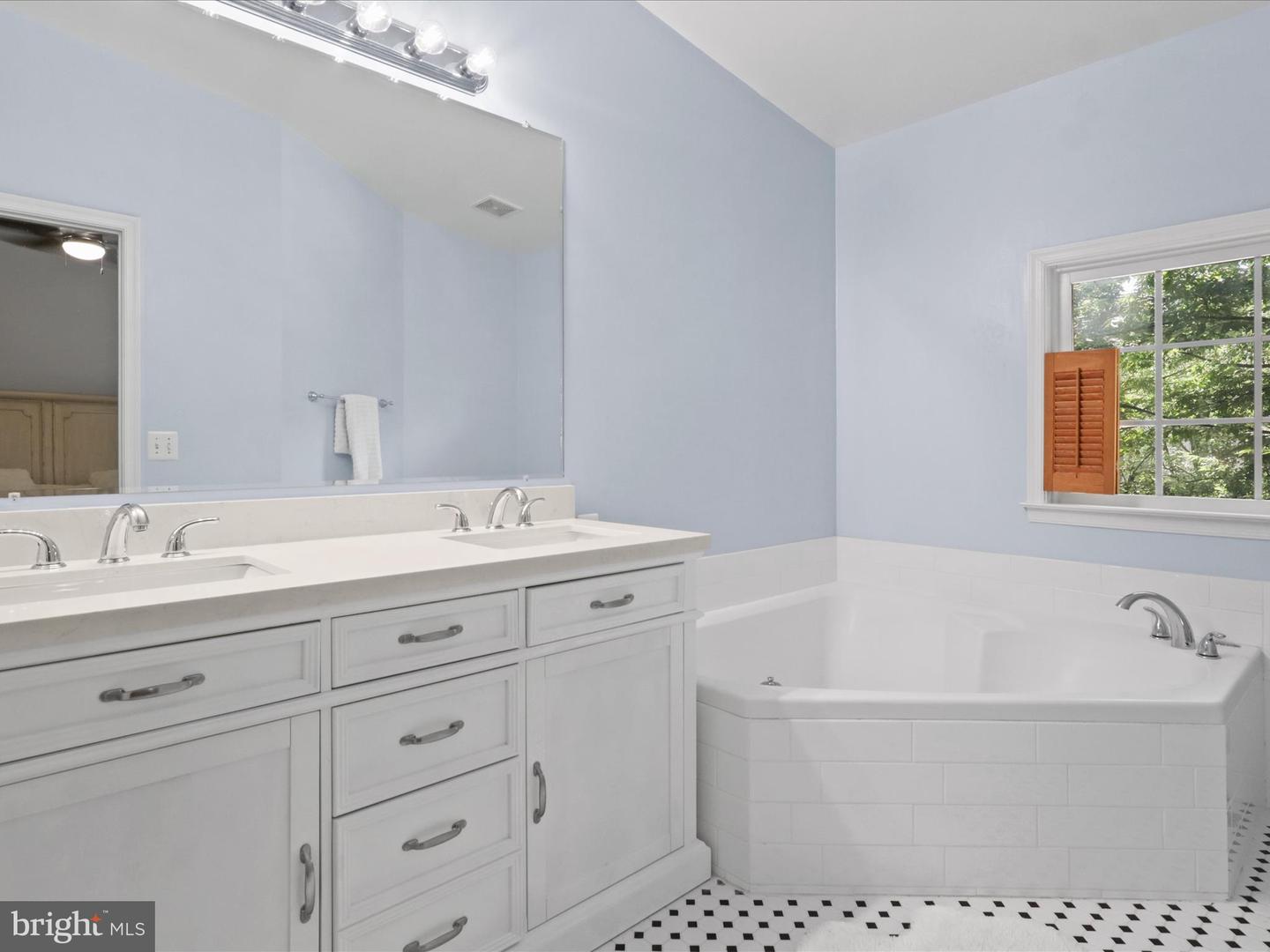 11770 VALLEY RIDGE CIR, FAIRFAX, Virginia 22033, 3 Bedrooms Bedrooms, ,3 BathroomsBathrooms,Residential,For sale,11770 VALLEY RIDGE CIR,VAFX2245636 MLS # VAFX2245636