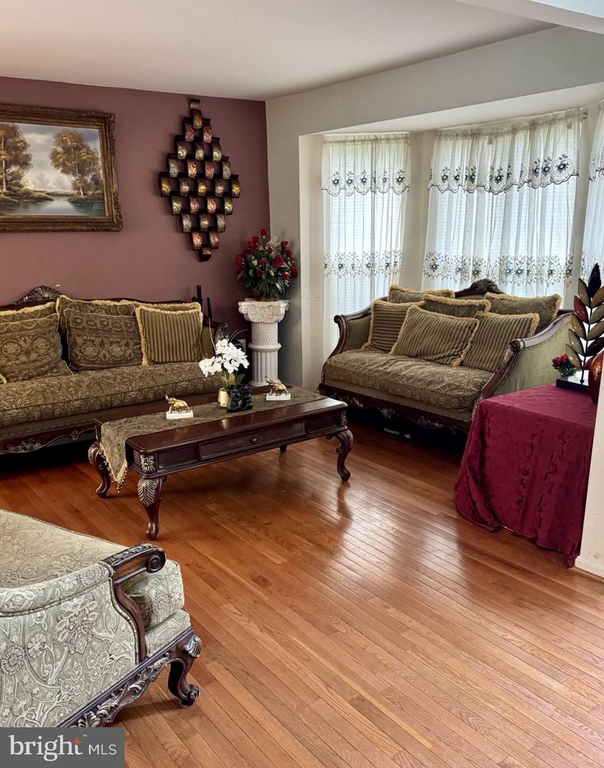 8807 GRANTHAM CT, BRISTOW, Virginia 20136, 5 Bedrooms Bedrooms, ,3 BathroomsBathrooms,Residential,For sale,8807 GRANTHAM CT,VAPW2096642 MLS # VAPW2096642