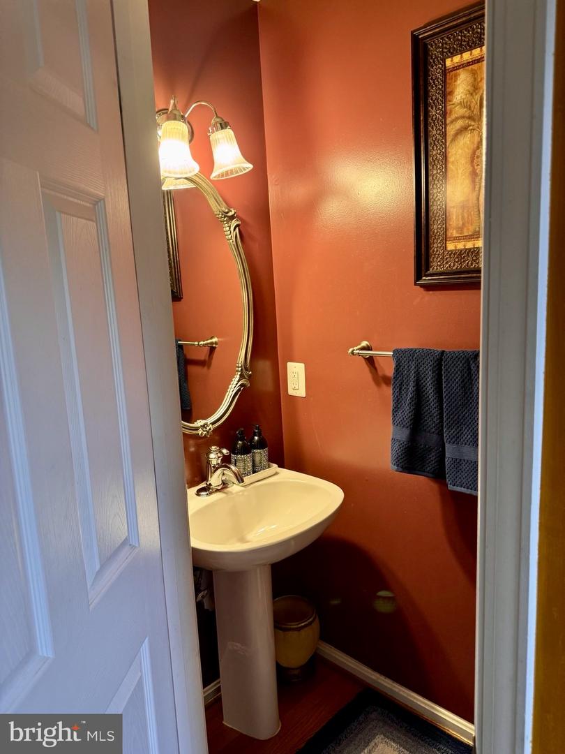 8807 GRANTHAM CT, BRISTOW, Virginia 20136, 5 Bedrooms Bedrooms, ,3 BathroomsBathrooms,Residential,For sale,8807 GRANTHAM CT,VAPW2096642 MLS # VAPW2096642