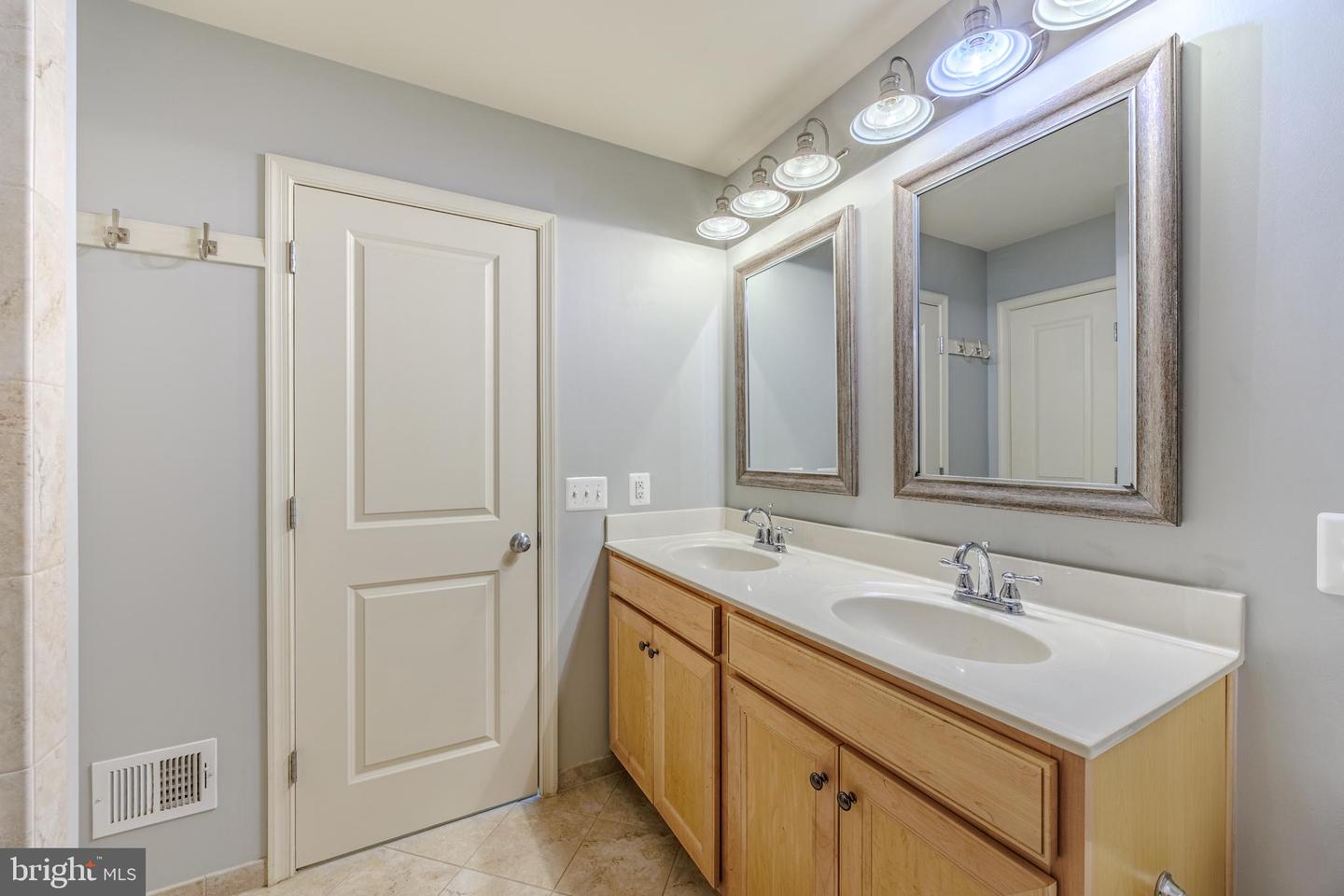 6672 BARTRAMS FOREST LN, HAYMARKET, Virginia 20169, 3 Bedrooms Bedrooms, ,2 BathroomsBathrooms,Residential,For sale,6672 BARTRAMS FOREST LN,VAPW2096882 MLS # VAPW2096882