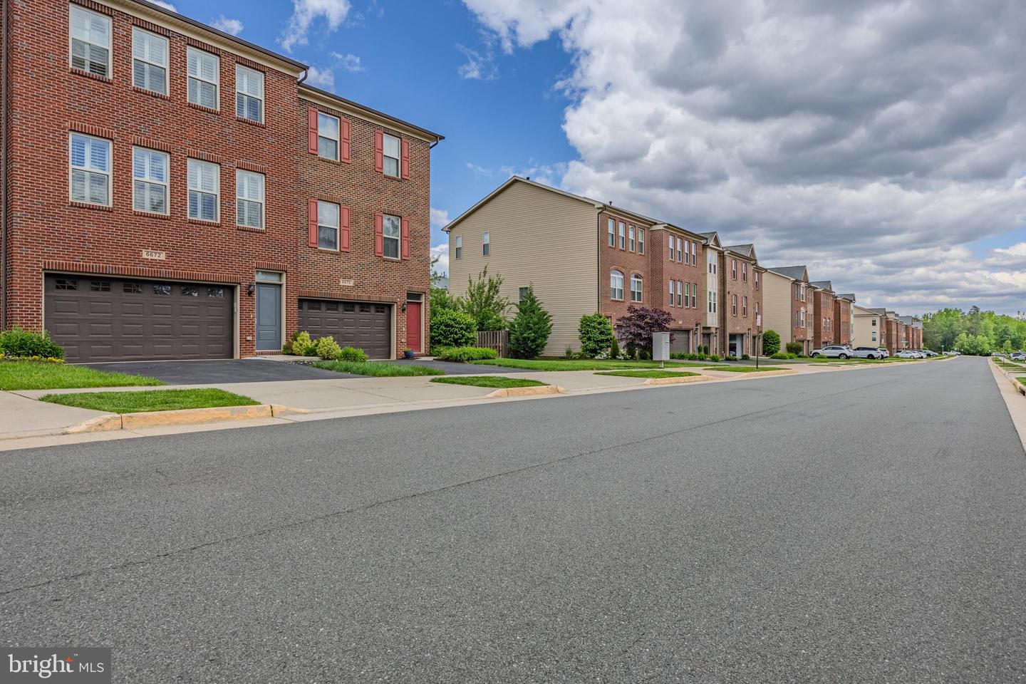 6672 BARTRAMS FOREST LN, HAYMARKET, Virginia 20169, 3 Bedrooms Bedrooms, ,2 BathroomsBathrooms,Residential,For sale,6672 BARTRAMS FOREST LN,VAPW2096882 MLS # VAPW2096882