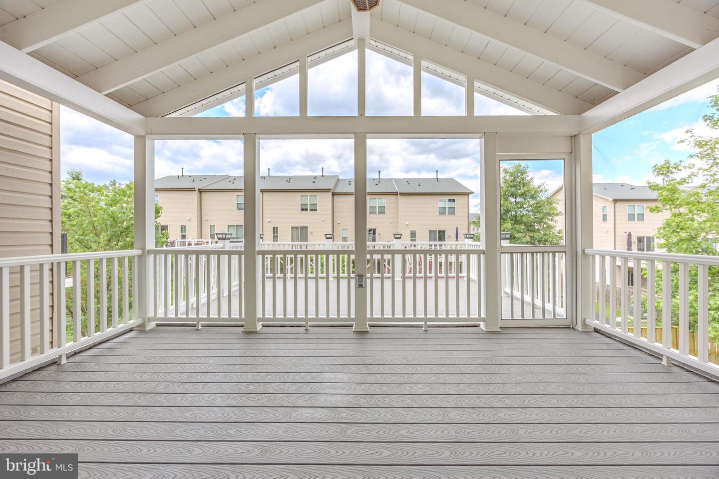 6672 BARTRAMS FOREST LN, HAYMARKET, Virginia 20169, 3 Bedrooms Bedrooms, ,2 BathroomsBathrooms,Residential,For sale,6672 BARTRAMS FOREST LN,VAPW2096882 MLS # VAPW2096882