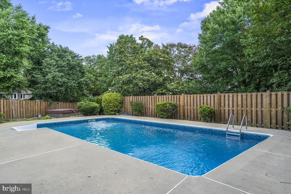 1121 COLLINGWOOD RD, ALEXANDRIA, Virginia 22308, 5 Bedrooms Bedrooms, ,3 BathroomsBathrooms,Residential,For sale,1121 COLLINGWOOD RD,VAFX2247144 MLS # VAFX2247144