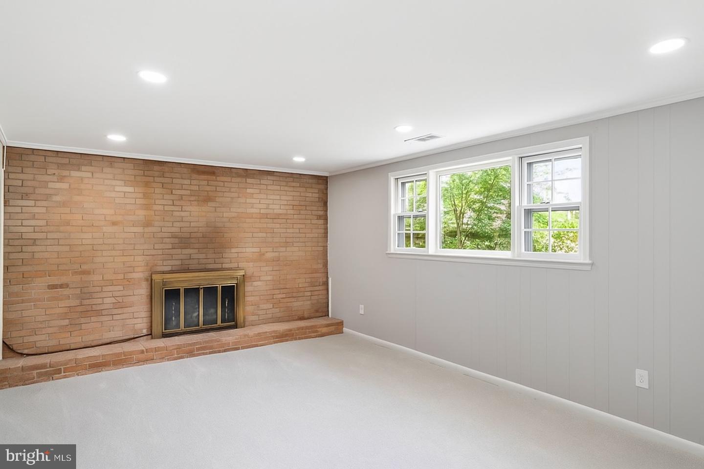 1121 COLLINGWOOD RD, ALEXANDRIA, Virginia 22308, 5 Bedrooms Bedrooms, ,3 BathroomsBathrooms,Residential,For sale,1121 COLLINGWOOD RD,VAFX2247144 MLS # VAFX2247144