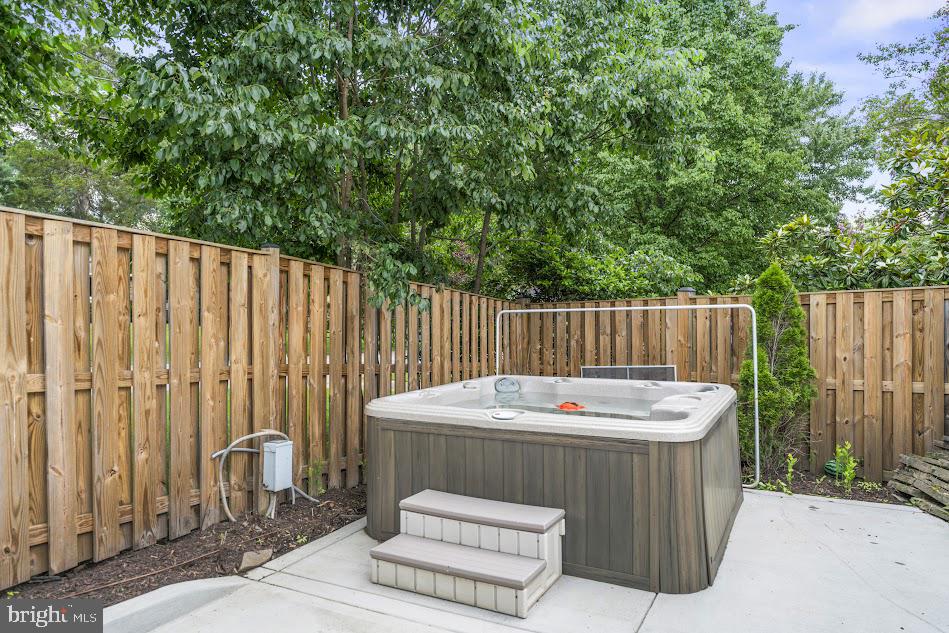 1121 COLLINGWOOD RD, ALEXANDRIA, Virginia 22308, 5 Bedrooms Bedrooms, ,3 BathroomsBathrooms,Residential,For sale,1121 COLLINGWOOD RD,VAFX2247144 MLS # VAFX2247144