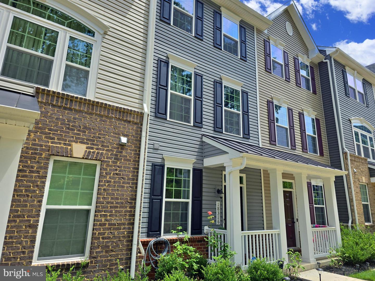 18316 REAPER HILL CT, TRIANGLE, Virginia 22172, 3 Bedrooms Bedrooms, 18 Rooms Rooms,3 BathroomsBathrooms,Residential,For sale,18316 REAPER HILL CT,VAPW2097012 MLS # VAPW2097012