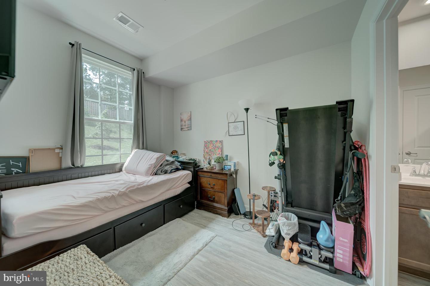 18316 REAPER HILL CT, TRIANGLE, Virginia 22172, 3 Bedrooms Bedrooms, 18 Rooms Rooms,3 BathroomsBathrooms,Residential,For sale,18316 REAPER HILL CT,VAPW2097012 MLS # VAPW2097012