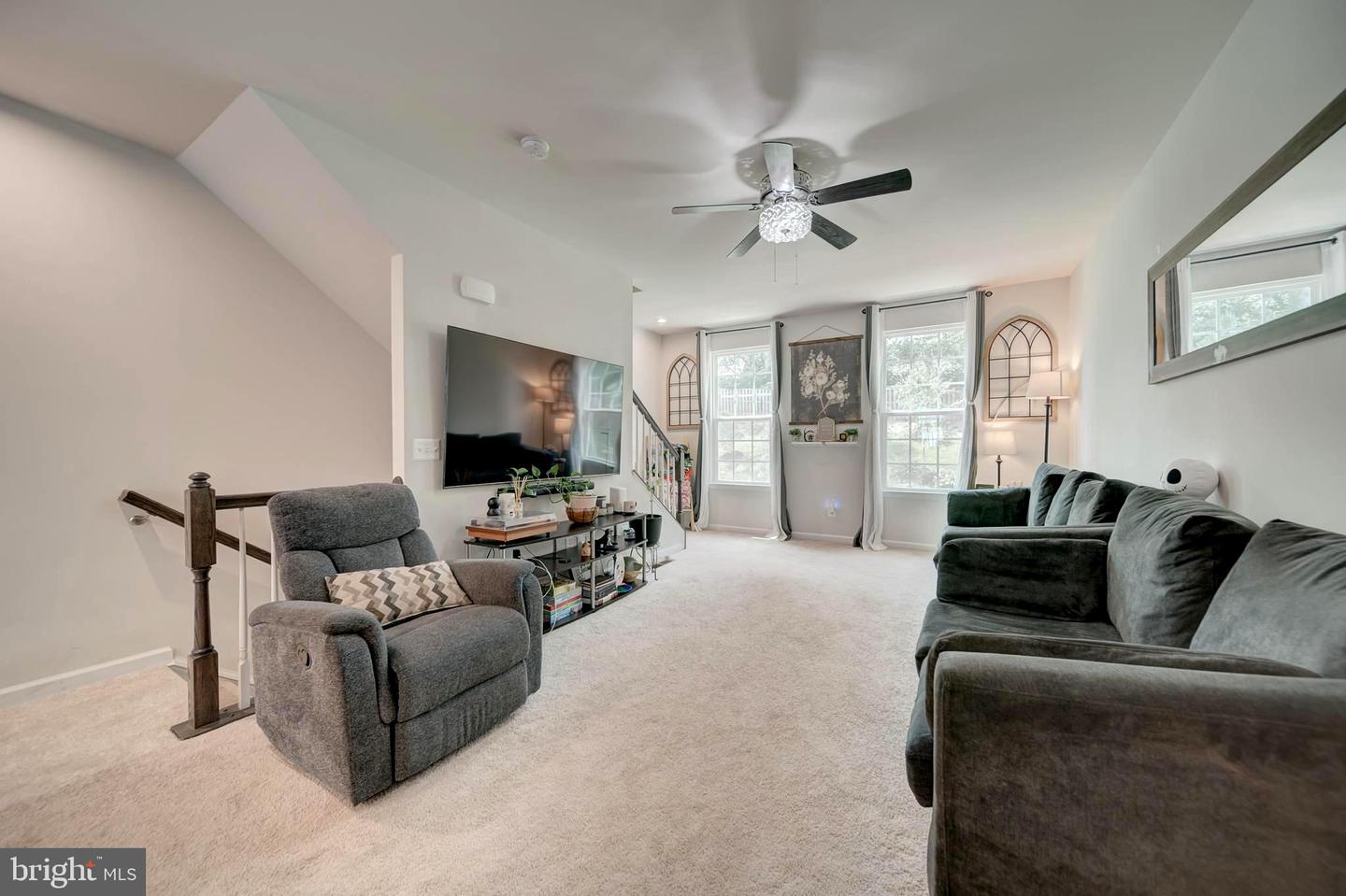 18316 REAPER HILL CT, TRIANGLE, Virginia 22172, 3 Bedrooms Bedrooms, 18 Rooms Rooms,3 BathroomsBathrooms,Residential,For sale,18316 REAPER HILL CT,VAPW2097012 MLS # VAPW2097012