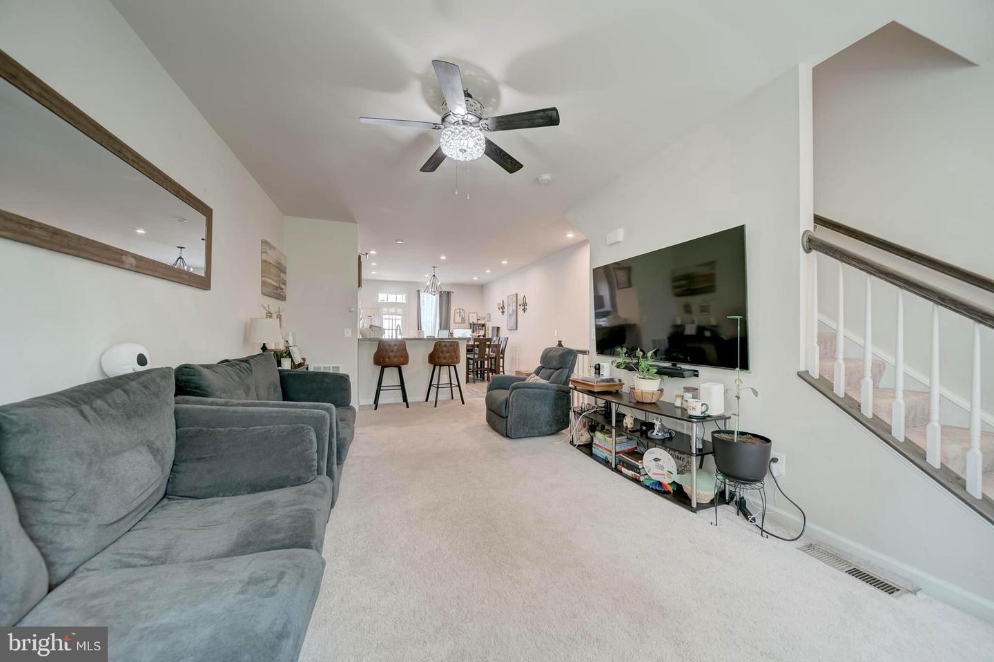 18316 REAPER HILL CT, TRIANGLE, Virginia 22172, 3 Bedrooms Bedrooms, 18 Rooms Rooms,3 BathroomsBathrooms,Residential,For sale,18316 REAPER HILL CT,VAPW2097012 MLS # VAPW2097012