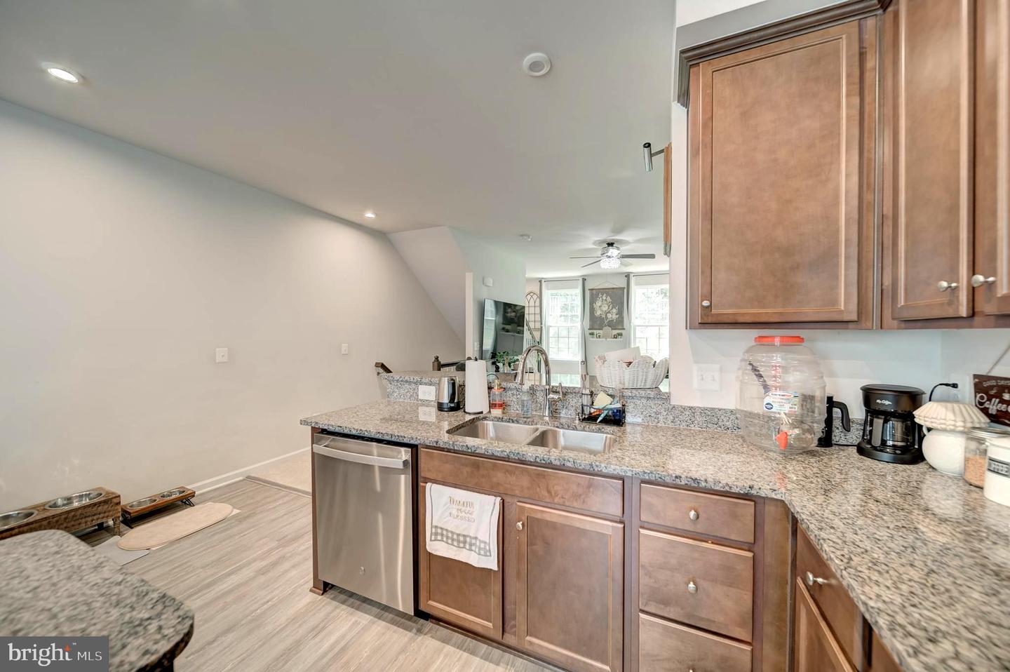 18316 REAPER HILL CT, TRIANGLE, Virginia 22172, 3 Bedrooms Bedrooms, 18 Rooms Rooms,3 BathroomsBathrooms,Residential,For sale,18316 REAPER HILL CT,VAPW2097012 MLS # VAPW2097012