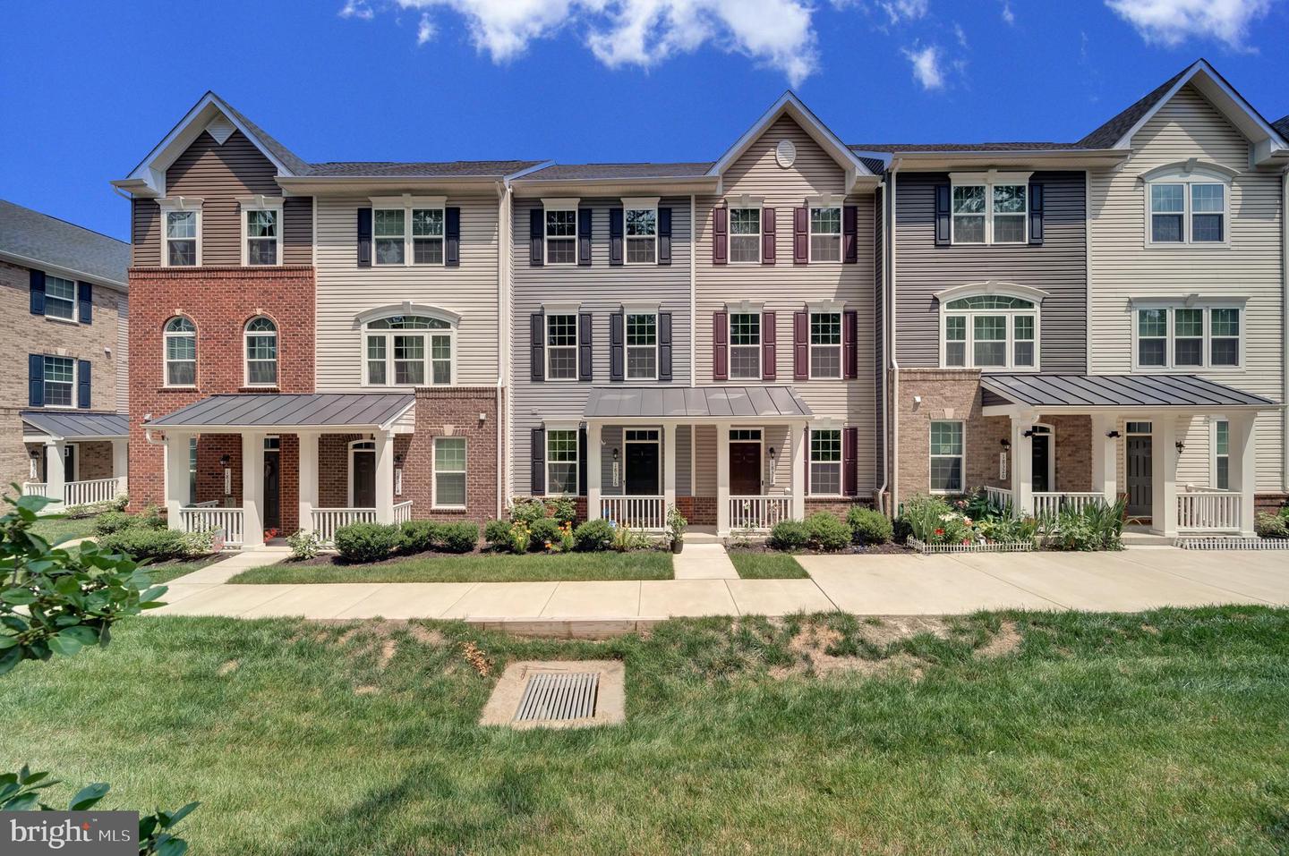 18316 REAPER HILL CT, TRIANGLE, Virginia 22172, 3 Bedrooms Bedrooms, 18 Rooms Rooms,3 BathroomsBathrooms,Residential,For sale,18316 REAPER HILL CT,VAPW2097012 MLS # VAPW2097012