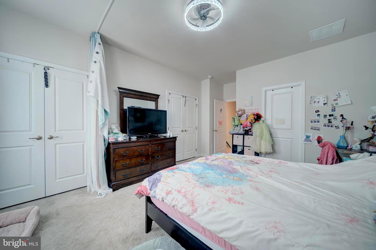 18316 REAPER HILL CT, TRIANGLE, Virginia 22172, 3 Bedrooms Bedrooms, 18 Rooms Rooms,3 BathroomsBathrooms,Residential,For sale,18316 REAPER HILL CT,VAPW2097012 MLS # VAPW2097012