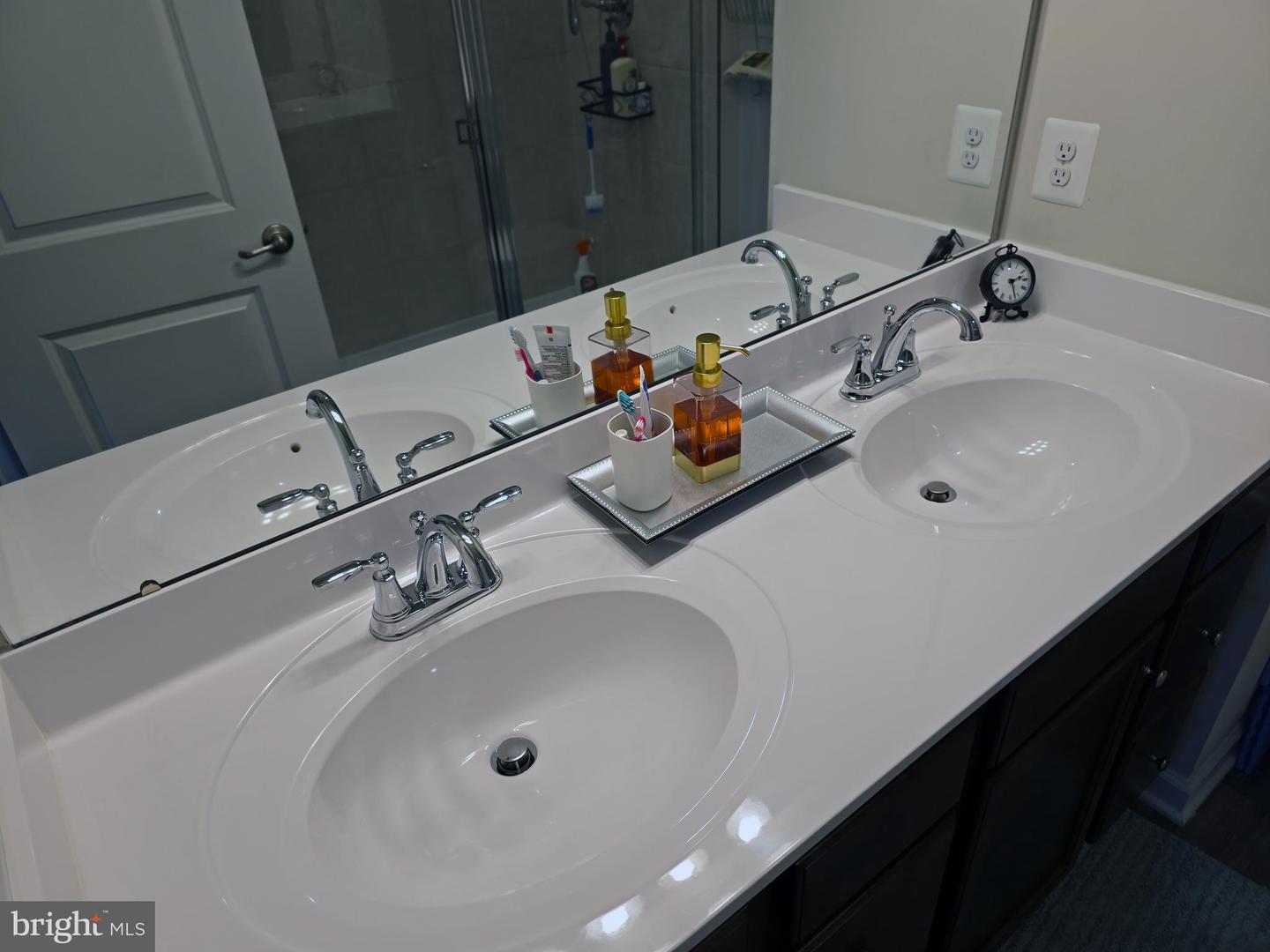 18316 REAPER HILL CT, TRIANGLE, Virginia 22172, 3 Bedrooms Bedrooms, 18 Rooms Rooms,3 BathroomsBathrooms,Residential,For sale,18316 REAPER HILL CT,VAPW2097012 MLS # VAPW2097012