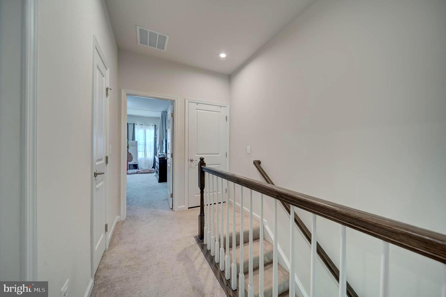 18316 REAPER HILL CT, TRIANGLE, Virginia 22172, 3 Bedrooms Bedrooms, 18 Rooms Rooms,3 BathroomsBathrooms,Residential,For sale,18316 REAPER HILL CT,VAPW2097012 MLS # VAPW2097012