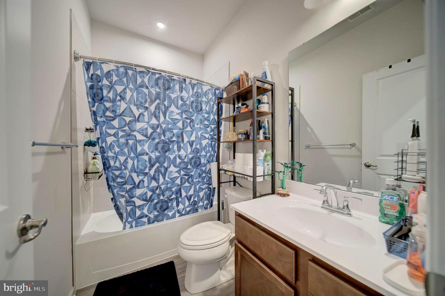 18316 REAPER HILL CT, TRIANGLE, Virginia 22172, 3 Bedrooms Bedrooms, 18 Rooms Rooms,3 BathroomsBathrooms,Residential,For sale,18316 REAPER HILL CT,VAPW2097012 MLS # VAPW2097012