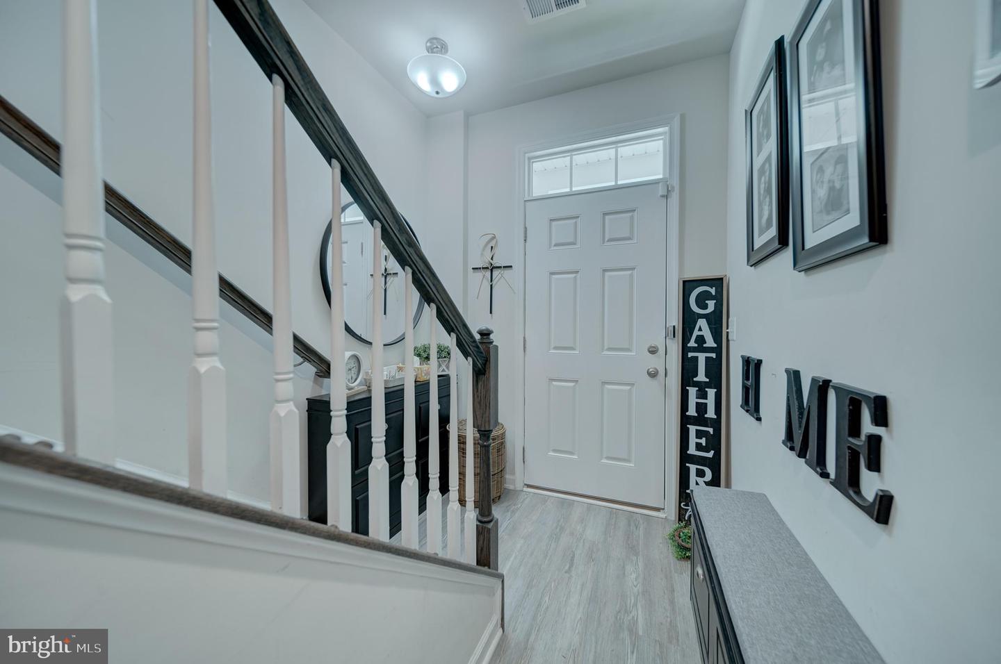 18316 REAPER HILL CT, TRIANGLE, Virginia 22172, 3 Bedrooms Bedrooms, 18 Rooms Rooms,3 BathroomsBathrooms,Residential,For sale,18316 REAPER HILL CT,VAPW2097012 MLS # VAPW2097012