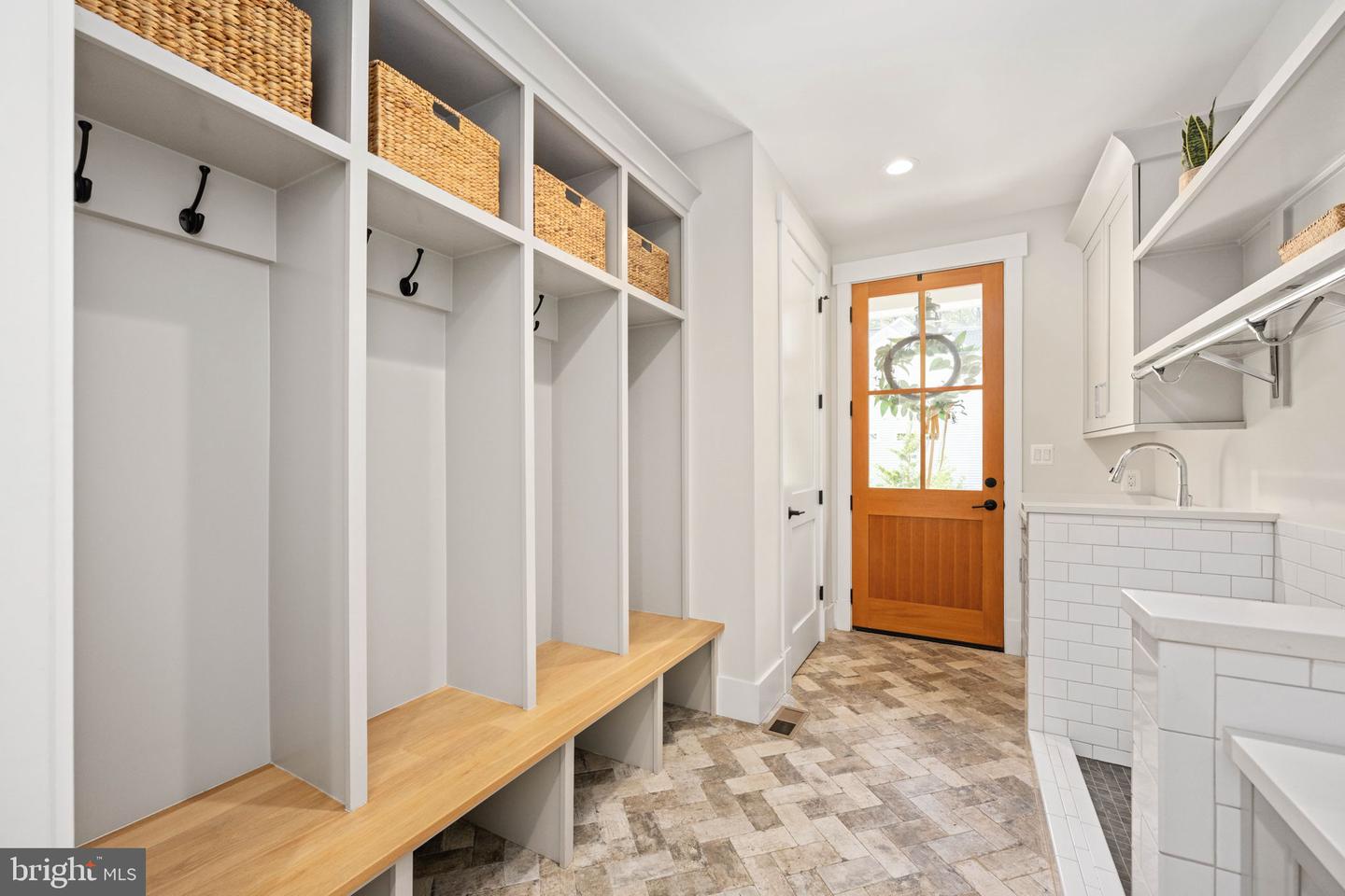 11606 LITTLE BAY HARBOR WAY, SPOTSYLVANIA, Virginia 22551, 6 Bedrooms Bedrooms, ,6 BathroomsBathrooms,Residential,For sale,11606 LITTLE BAY HARBOR WAY,VASP2033952 MLS # VASP2033952