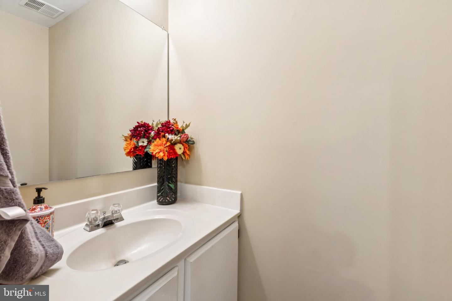 297 CHELMSFORD CT, STERLING, Virginia 20165, 3 Bedrooms Bedrooms, ,2 BathroomsBathrooms,Residential,For sale,297 CHELMSFORD CT,VALO2099596 MLS # VALO2099596