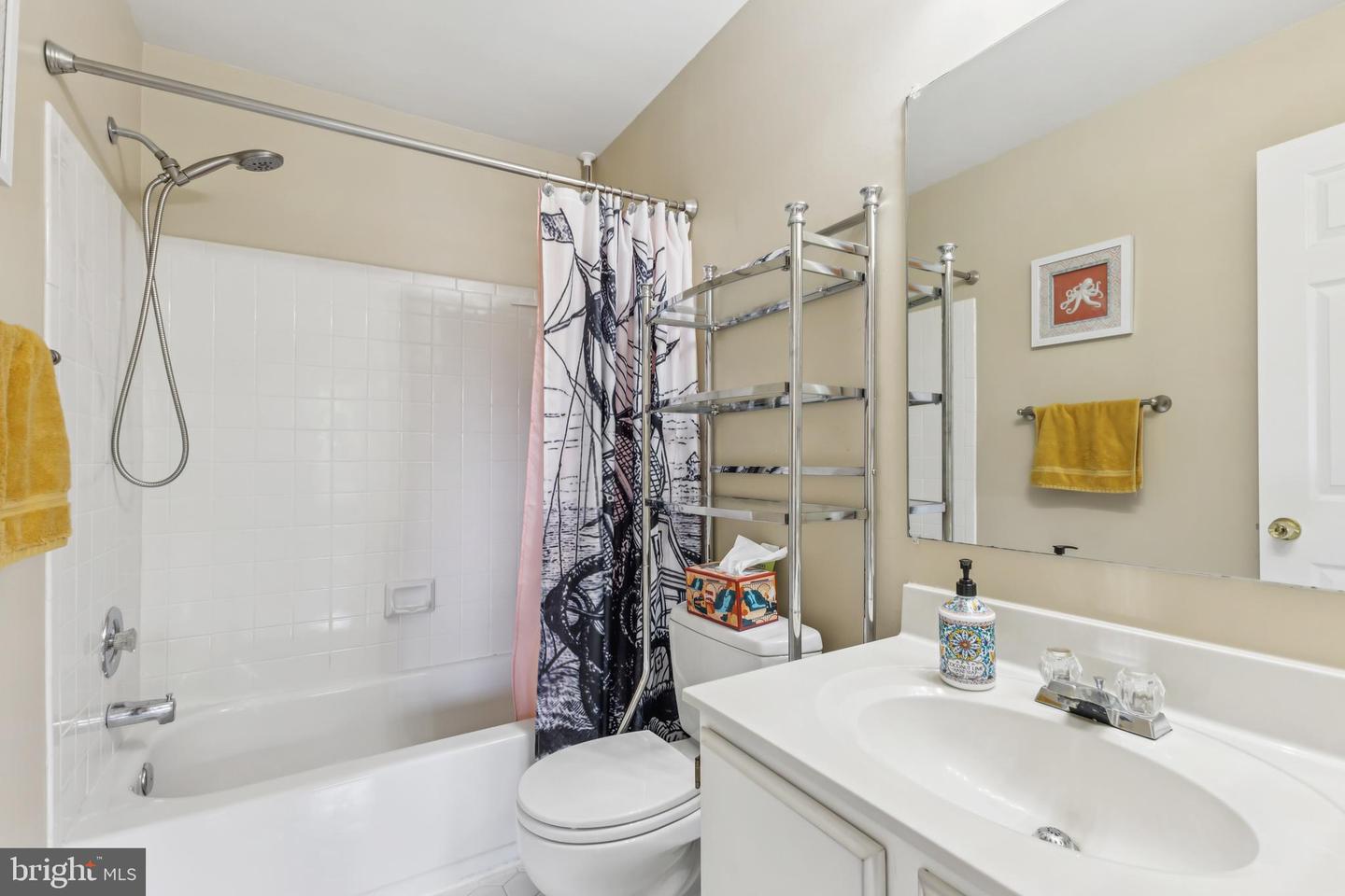 297 CHELMSFORD CT, STERLING, Virginia 20165, 3 Bedrooms Bedrooms, ,2 BathroomsBathrooms,Residential,For sale,297 CHELMSFORD CT,VALO2099596 MLS # VALO2099596
