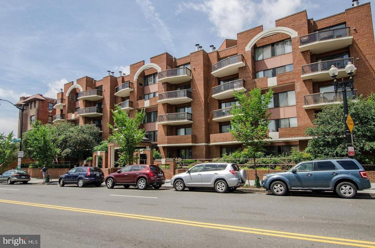2320 WISCONSIN AVE NW #206, WASHINGTON, District Of Columbia 20007, 1 Bedroom Bedrooms, ,1 BathroomBathrooms,Residential,For sale,2320 WISCONSIN AVE NW #206,DCDC2206110 MLS # DCDC2206110