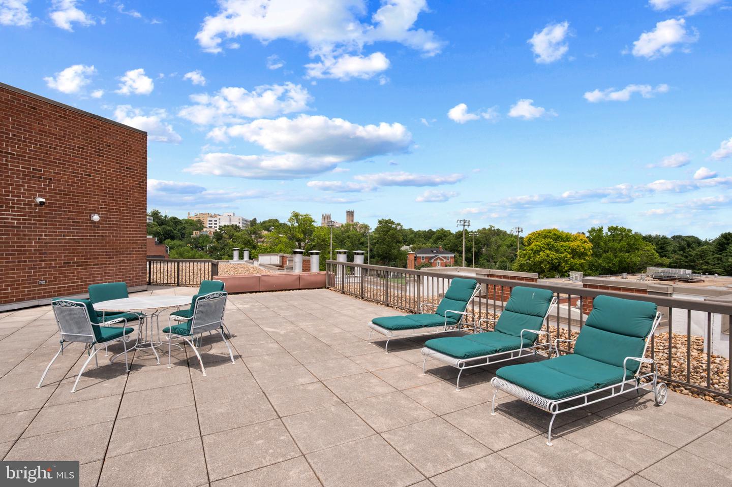 2320 WISCONSIN AVE NW #206, WASHINGTON, District Of Columbia 20007, 1 Bedroom Bedrooms, ,1 BathroomBathrooms,Residential,For sale,2320 WISCONSIN AVE NW #206,DCDC2206110 MLS # DCDC2206110