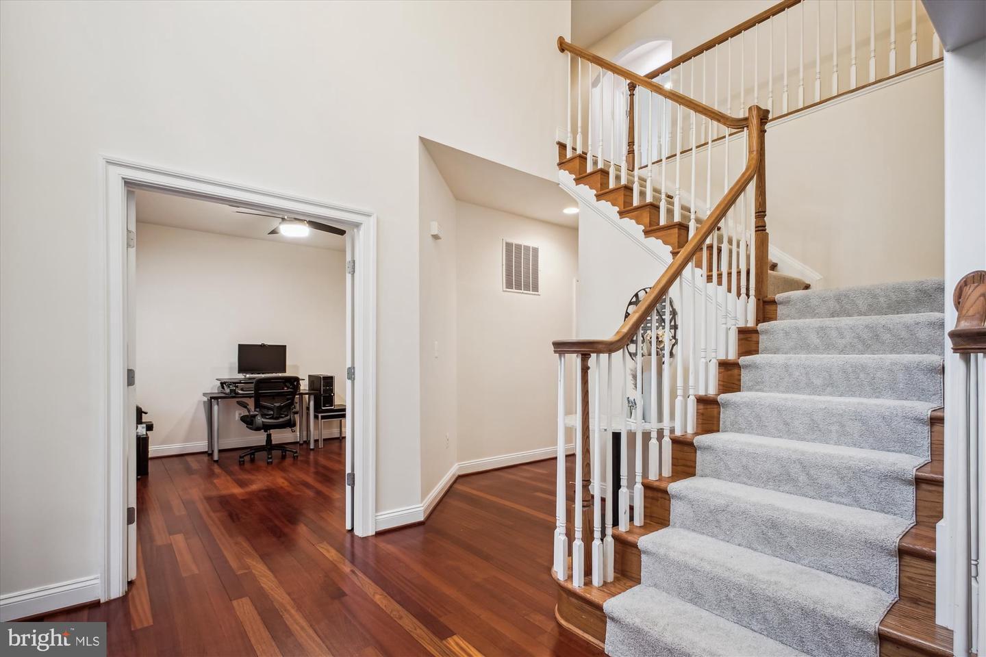 9745 VALE RD NW, VIENNA, Virginia 22181, 6 Bedrooms Bedrooms, ,4 BathroomsBathrooms,Residential,For sale,9745 VALE RD NW,VAFX2246834 MLS # VAFX2246834