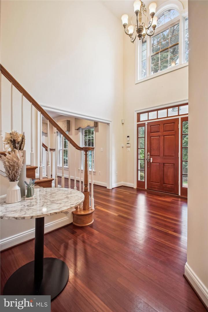 9745 VALE RD NW, VIENNA, Virginia 22181, 6 Bedrooms Bedrooms, ,4 BathroomsBathrooms,Residential,For sale,9745 VALE RD NW,VAFX2246834 MLS # VAFX2246834