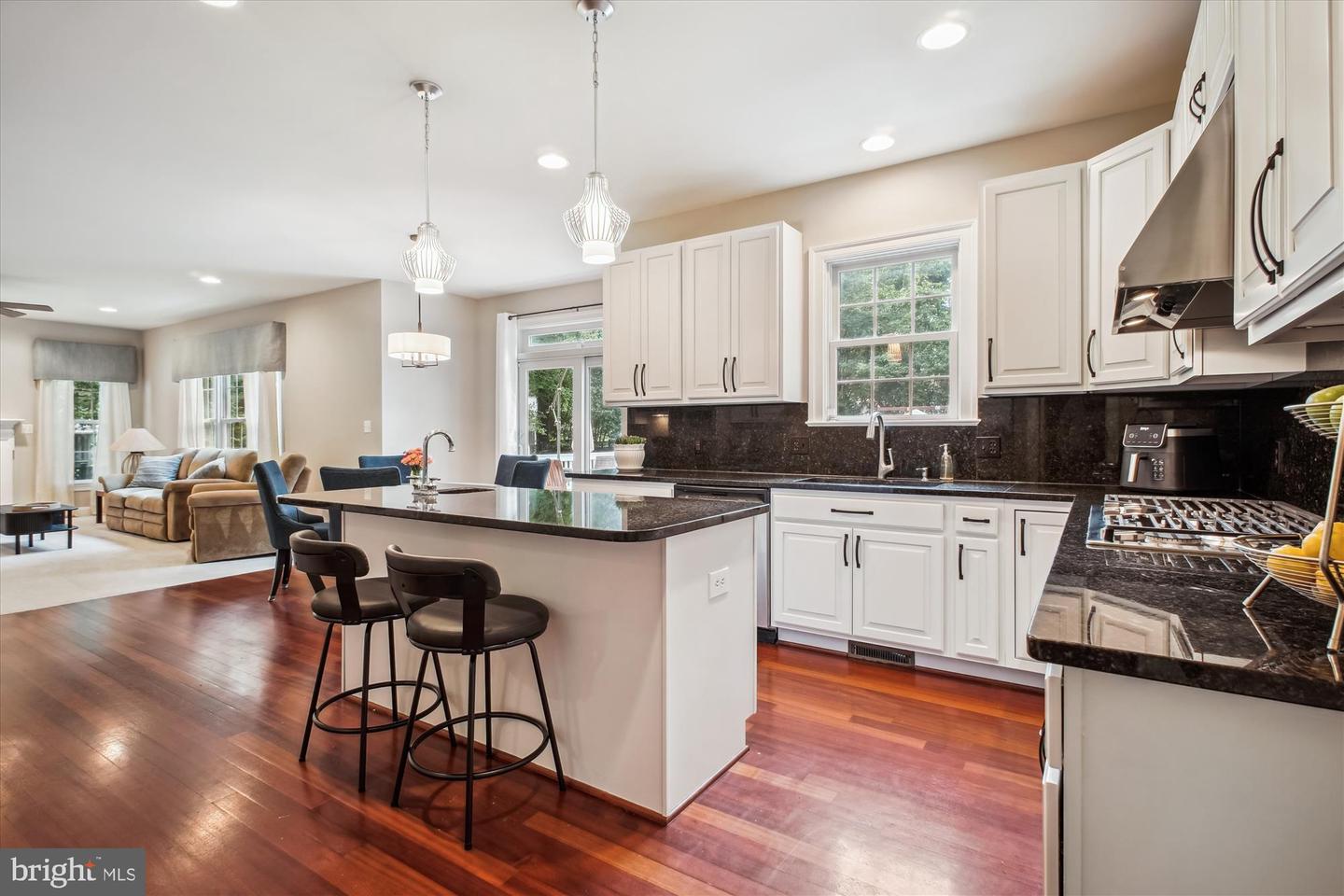 9745 VALE RD NW, VIENNA, Virginia 22181, 6 Bedrooms Bedrooms, ,4 BathroomsBathrooms,Residential,For sale,9745 VALE RD NW,VAFX2246834 MLS # VAFX2246834