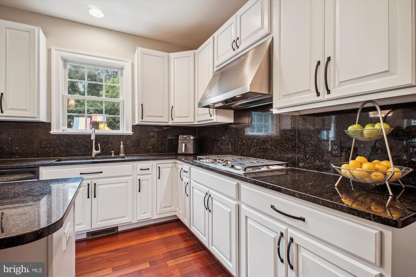 9745 VALE RD NW, VIENNA, Virginia 22181, 6 Bedrooms Bedrooms, ,4 BathroomsBathrooms,Residential,For sale,9745 VALE RD NW,VAFX2246834 MLS # VAFX2246834