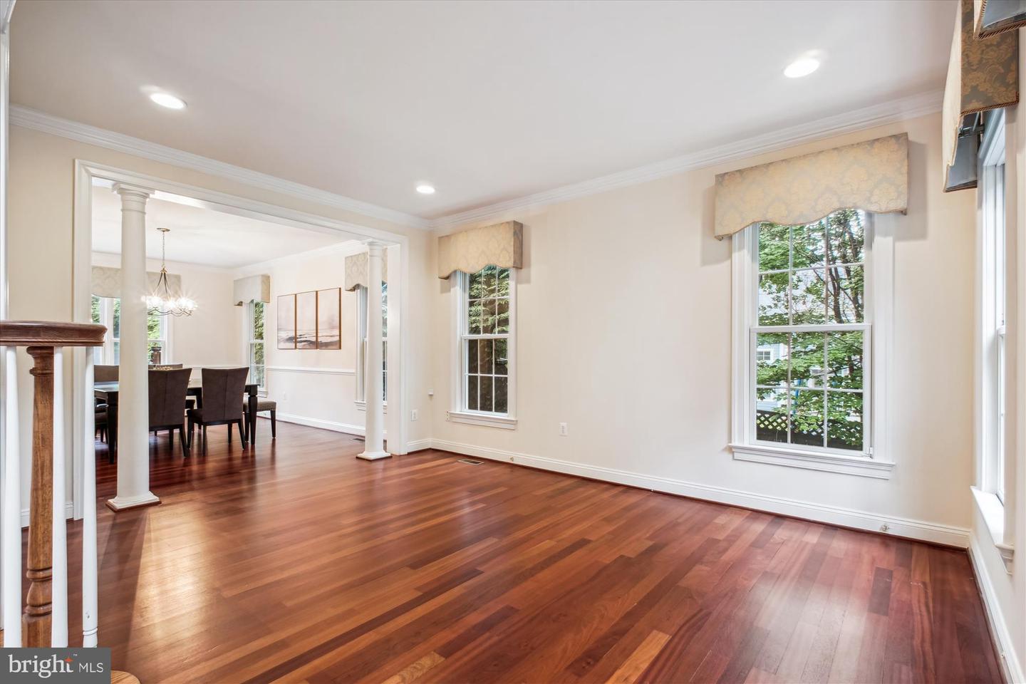 9745 VALE RD NW, VIENNA, Virginia 22181, 6 Bedrooms Bedrooms, ,4 BathroomsBathrooms,Residential,For sale,9745 VALE RD NW,VAFX2246834 MLS # VAFX2246834