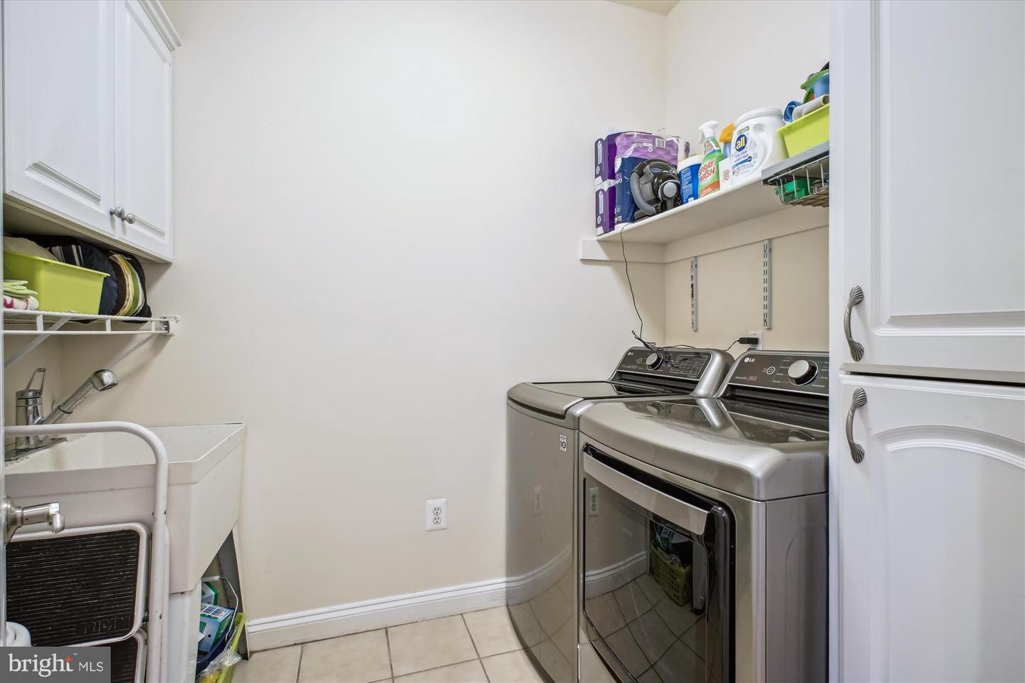 9745 VALE RD NW, VIENNA, Virginia 22181, 6 Bedrooms Bedrooms, ,4 BathroomsBathrooms,Residential,For sale,9745 VALE RD NW,VAFX2246834 MLS # VAFX2246834